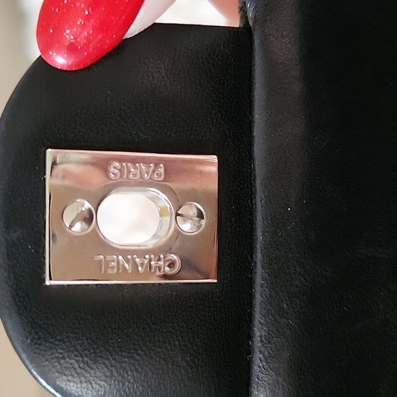 Chanel Classic Double Flap Lambskin Small SHW Authentic - Picture 4 of 15